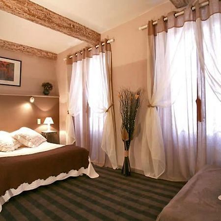 Отель La Garbure Шатонёф-дю-Пап Экстерьер фото